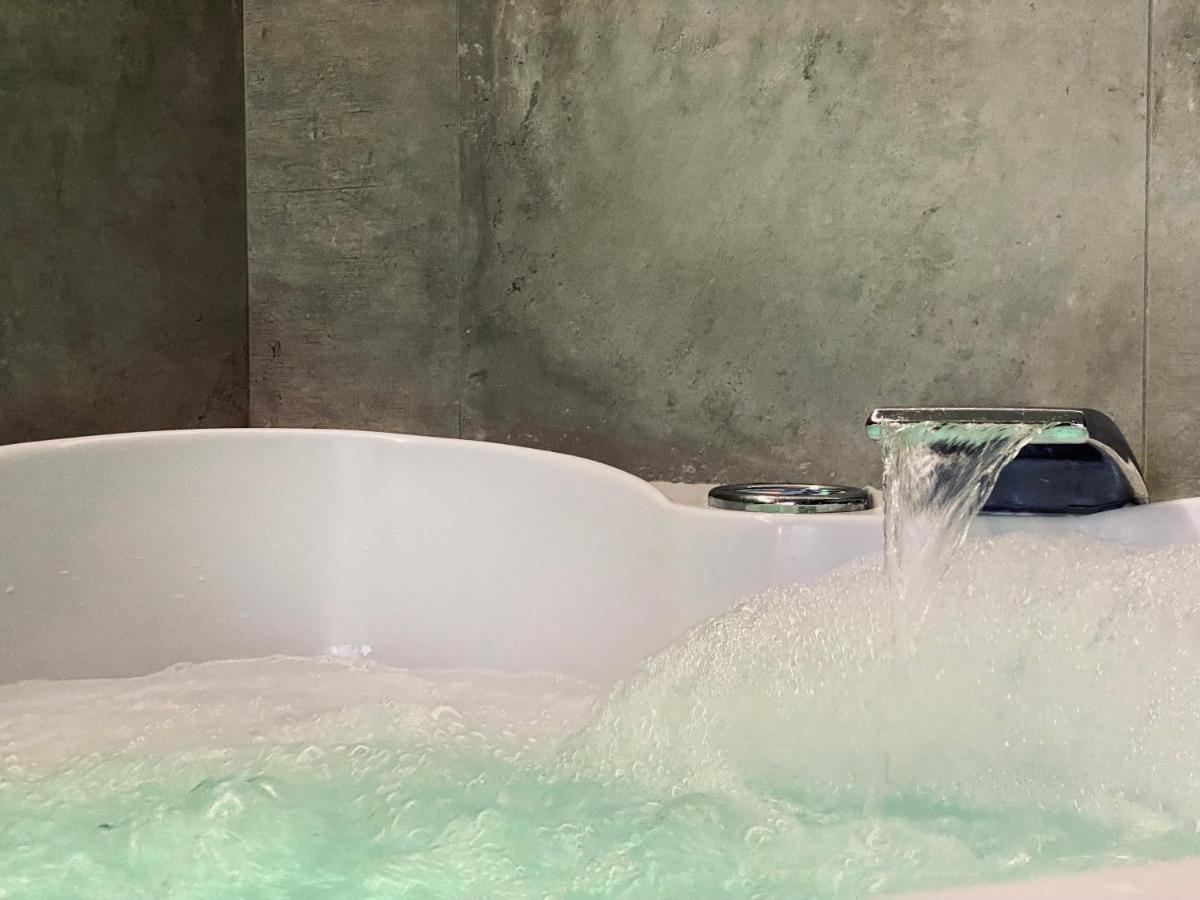 Apartment Premium Jacuzzi For Couples, Old Town كراكوفيا المظهر الخارجي الصورة
